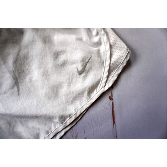 Nike Dri-FIT Girls Shorts Gray High Rise Active Standard Fit - Size L - Picture 2 of 6